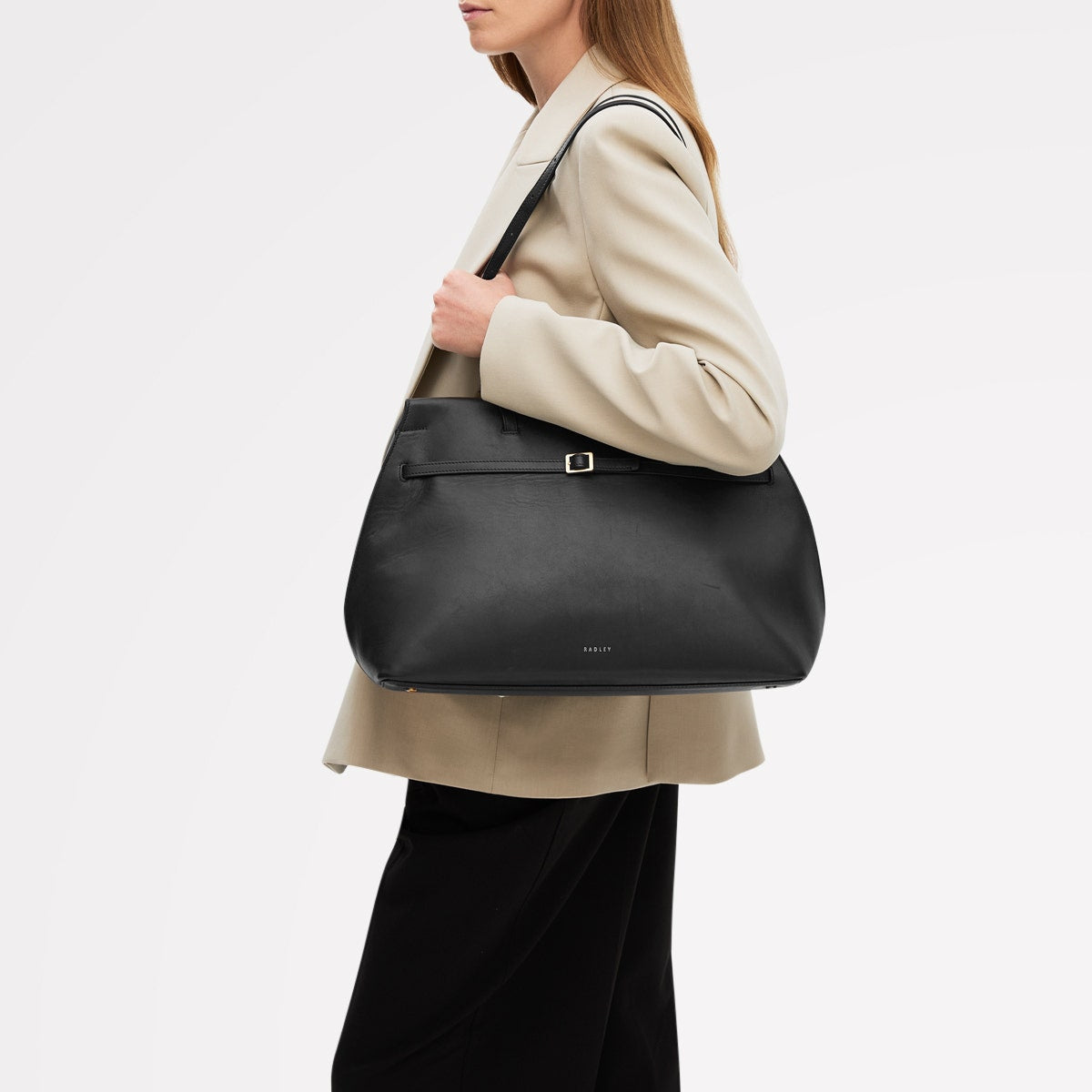 The Christina Leather Large Ziptop Shoulder Bag in Black - 112195