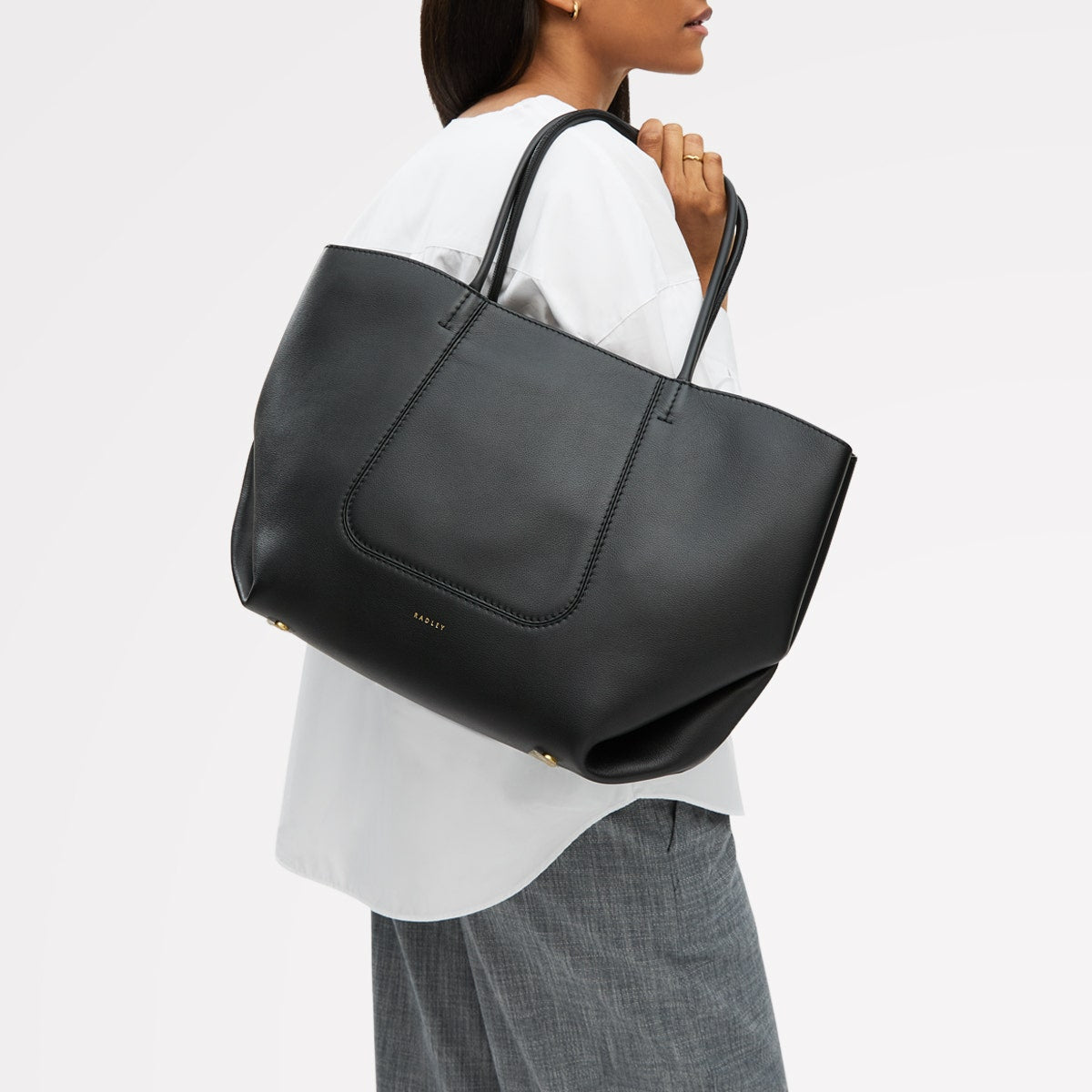 トップス London Black Medium Ziptop Shoulder | The Compton AW25 | Radley London