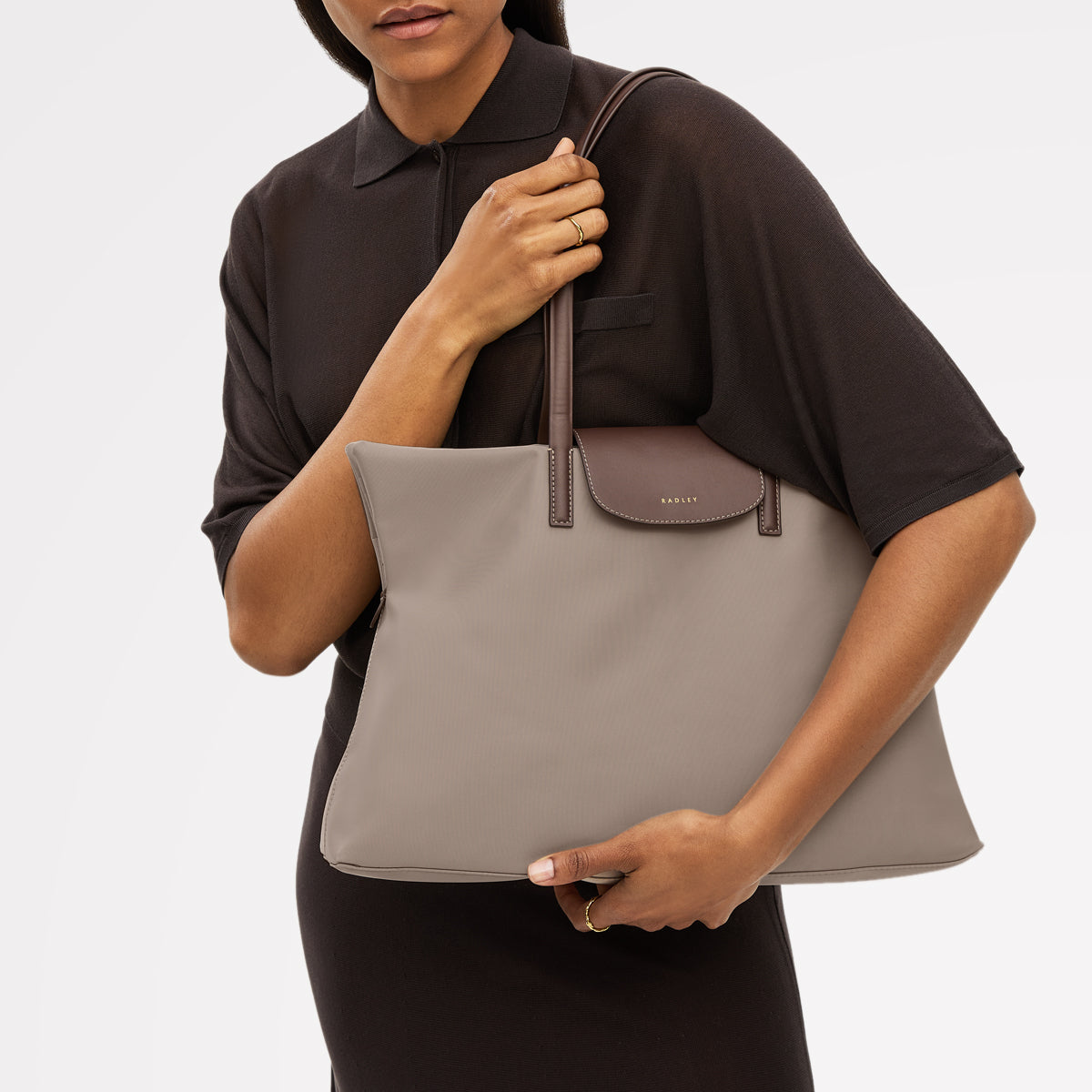 Pocket Essentials Fabric Medium Ziptop Tote Bag in Porcini - 112220