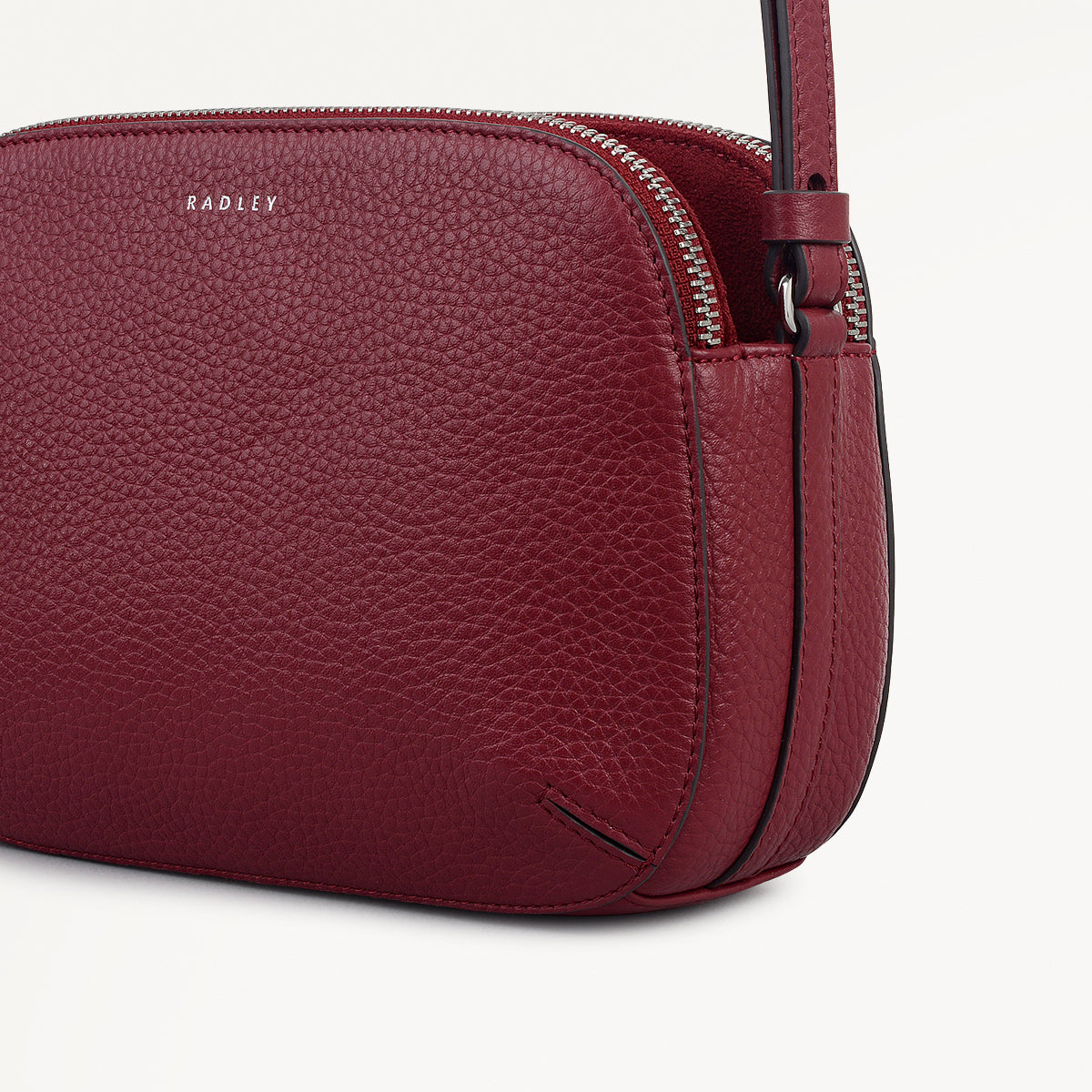Dukes Place Leather Medium Ziptop Cross Body Bag in Carmine - 112232