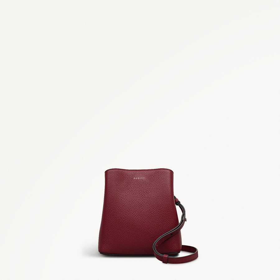 Dukes Place Leather Small Compartment Cross Body Bag in Carmine - 112233