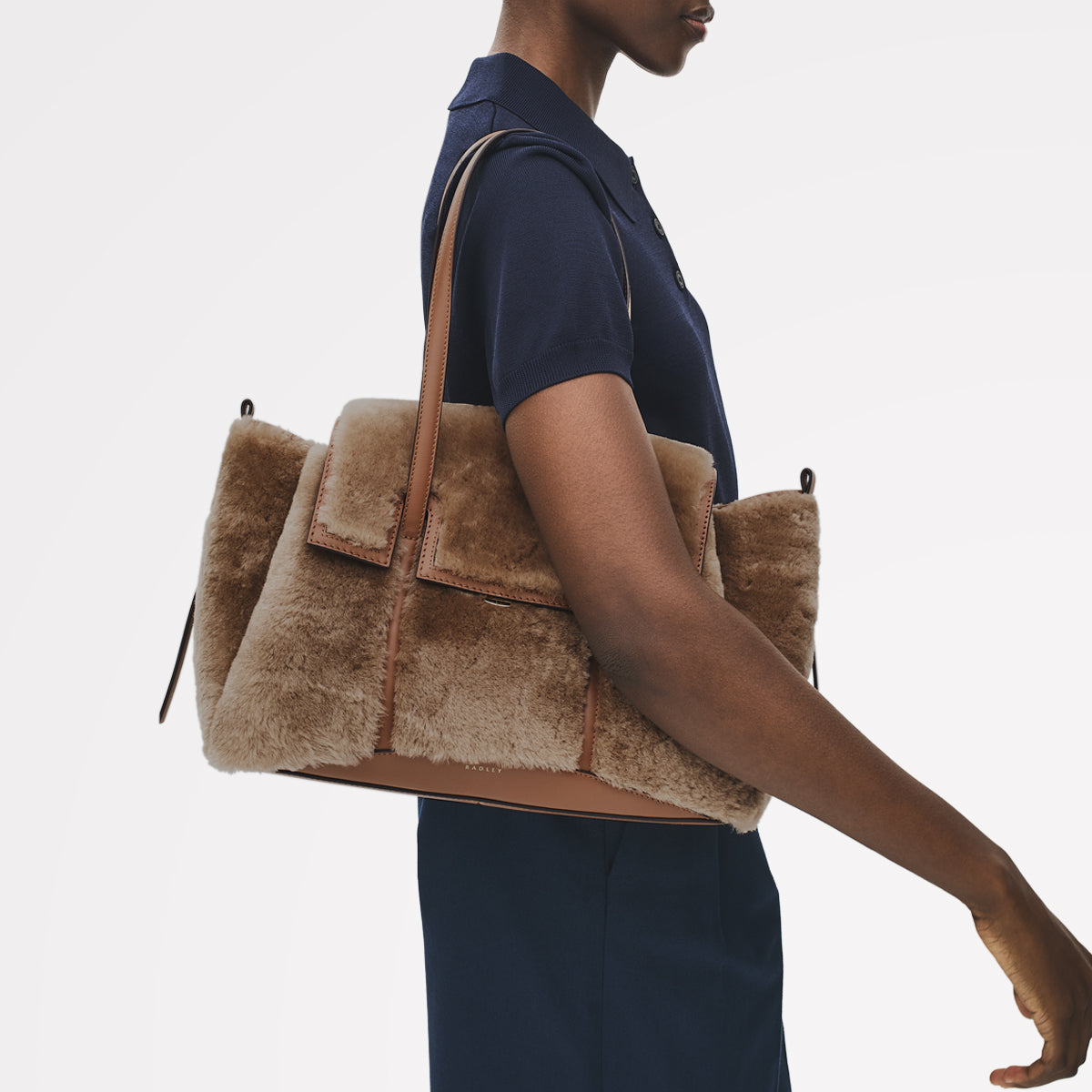 The Chancery Leather Medium Flapover Shoulder Bag in Saddle - 112255
