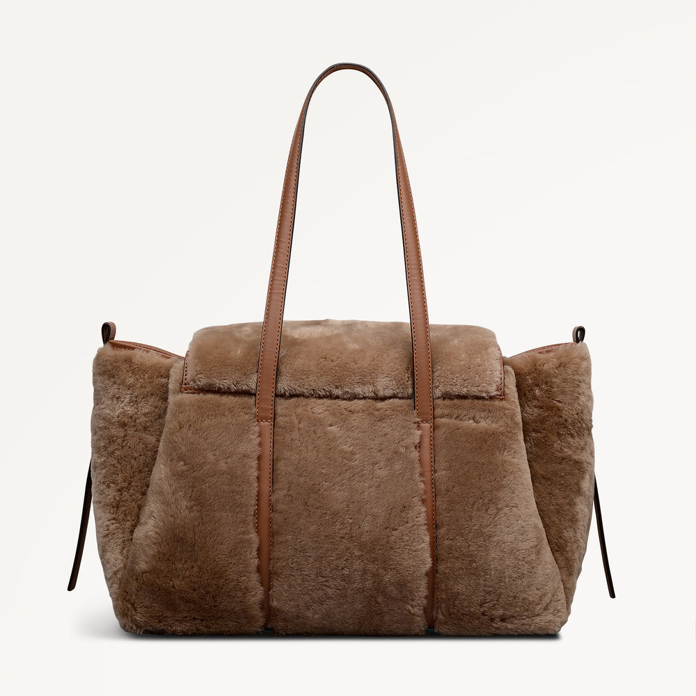 The Chancery Leather Medium Flapover Shoulder Bag in Saddle - 112255
