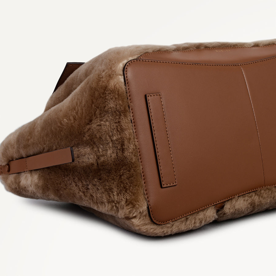 The Chancery Leather Medium Flapover Shoulder Bag in Saddle - 112255