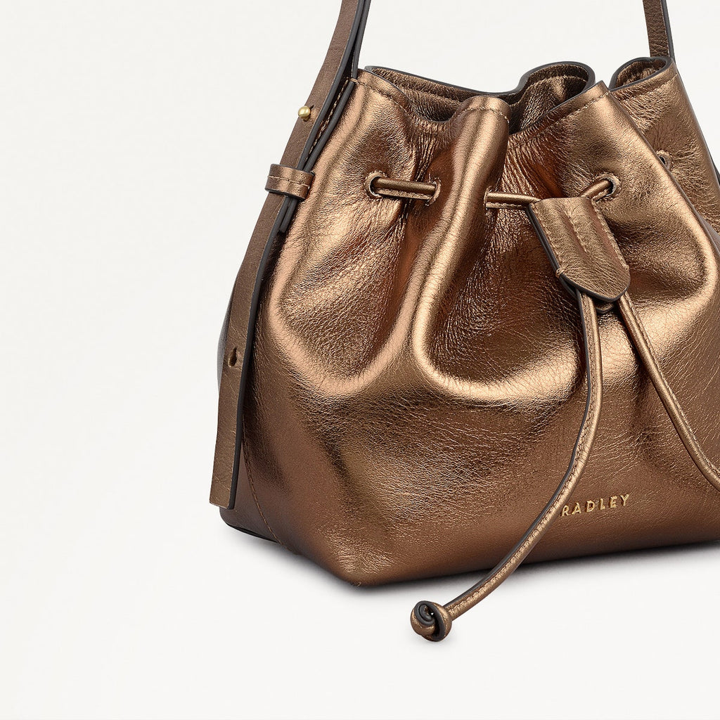 York Mews Leather Small Drawstring Shoulder Bag in Olive Gold - 112357