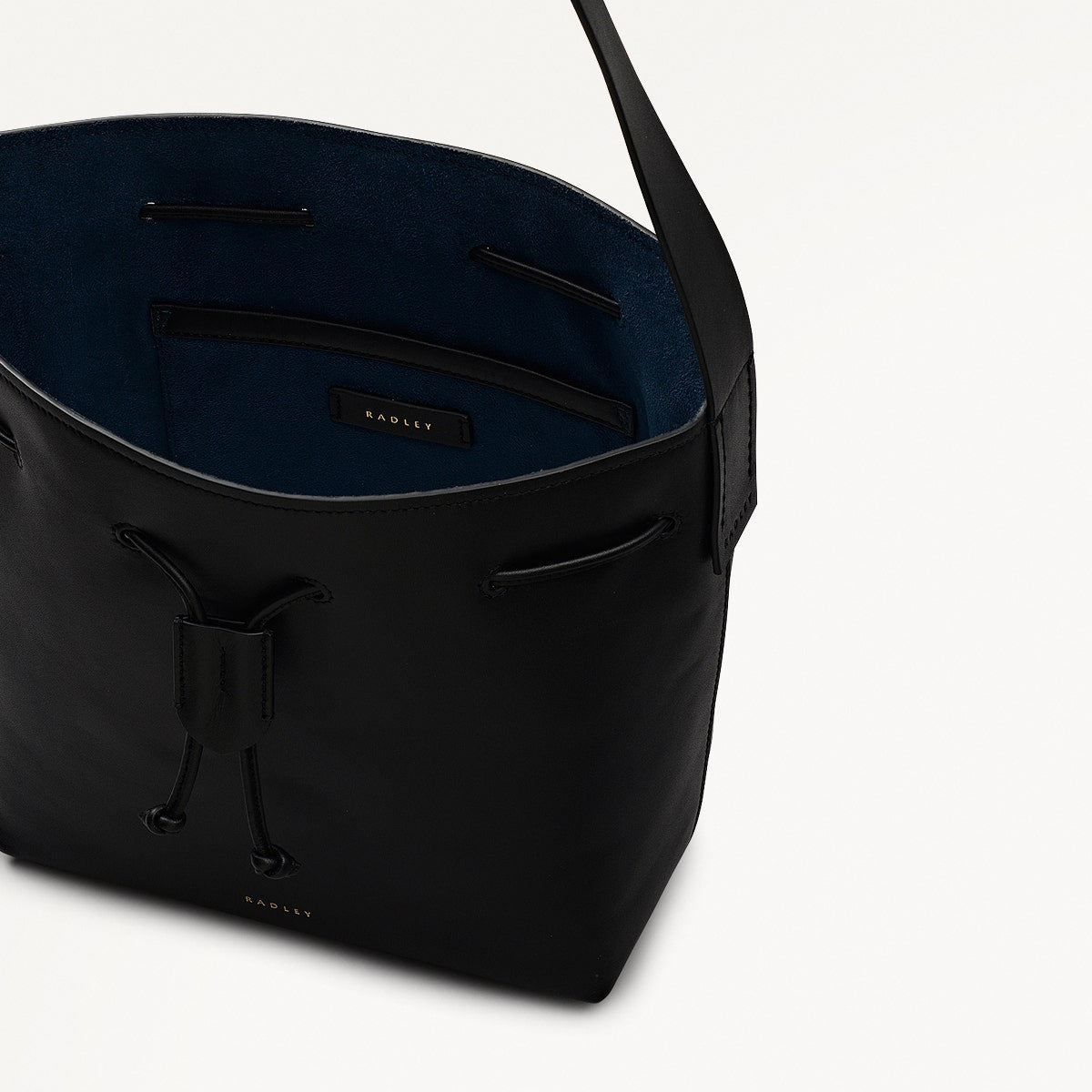 Black Medium Drawstring Shoulder | York Mews AW25 | Radley London