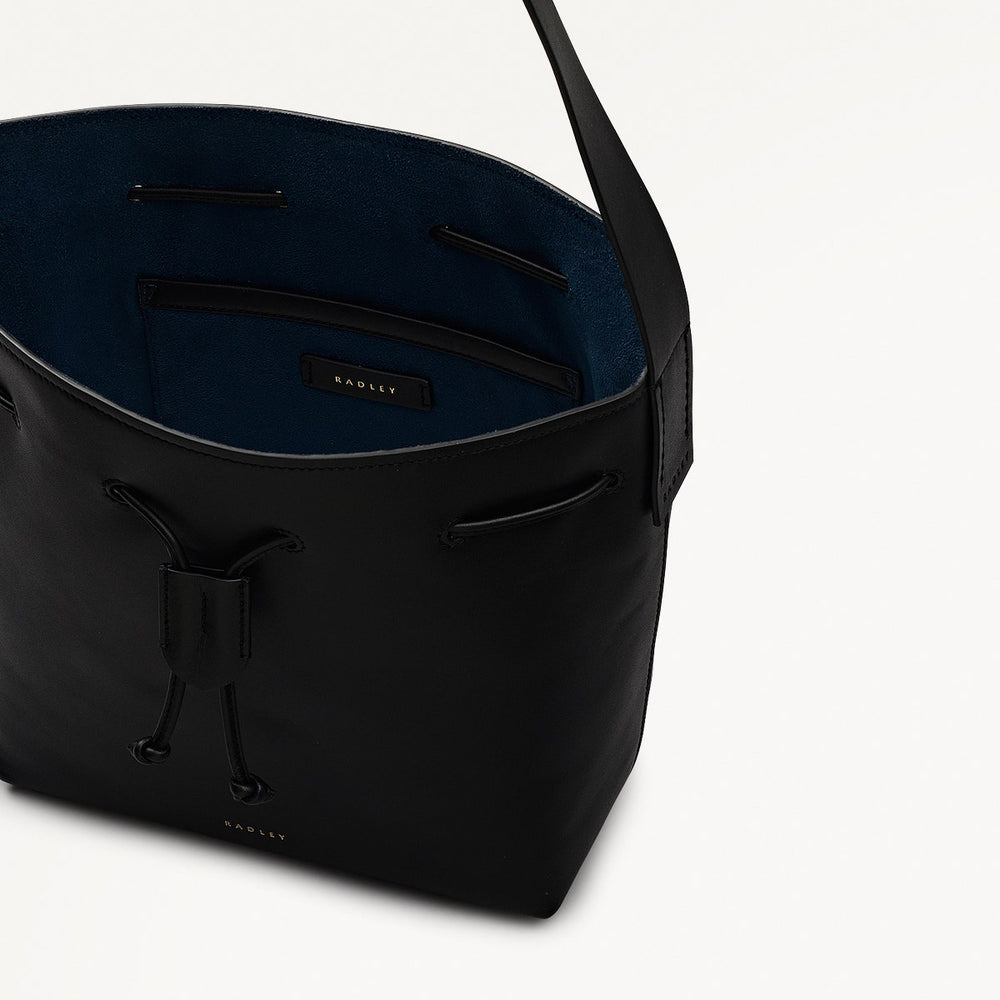 York Mews Leather Medium Drawstring Shoulder Bag in Black - 112360