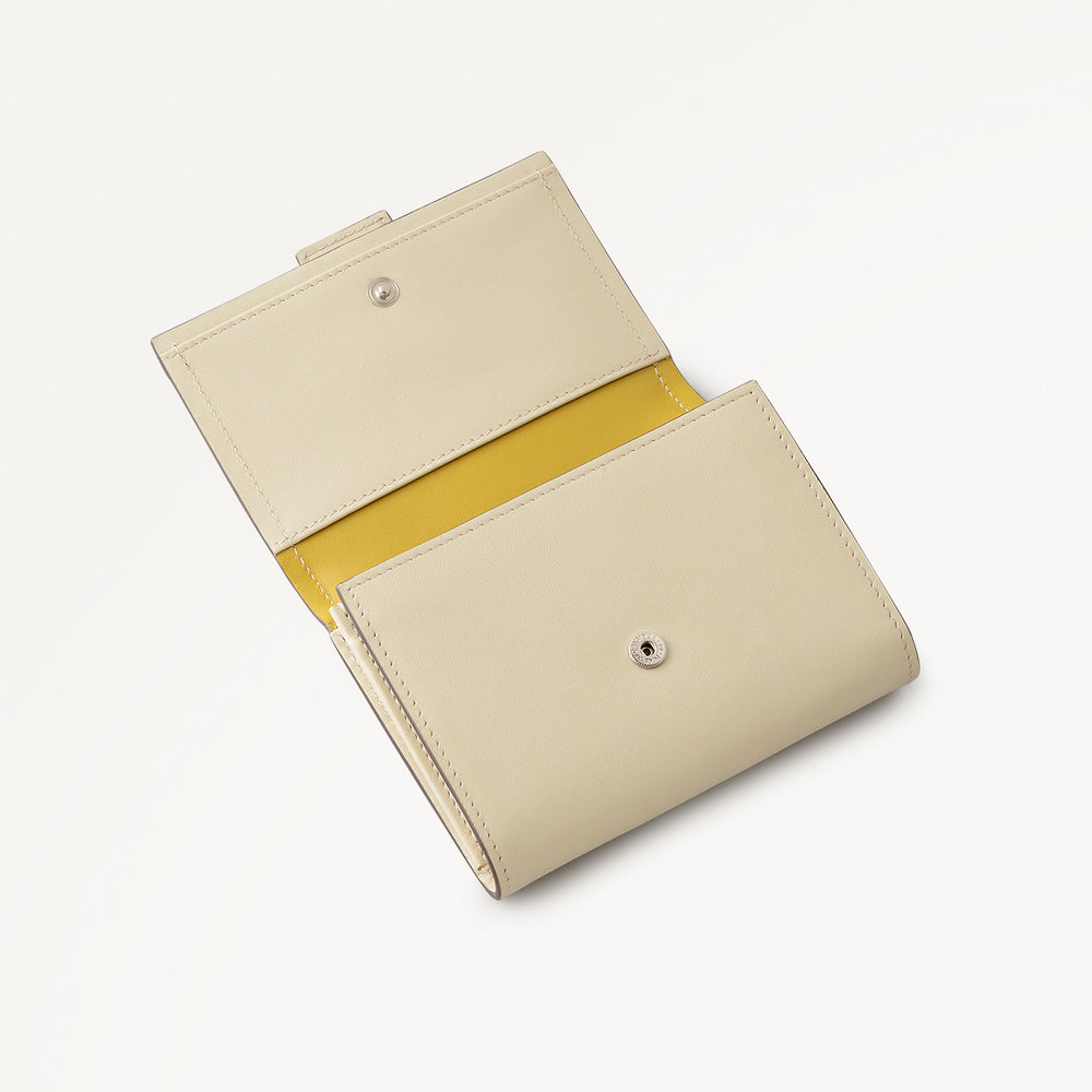SLOANE MEWS MEDIUM FLAPOVER wallet SNOW