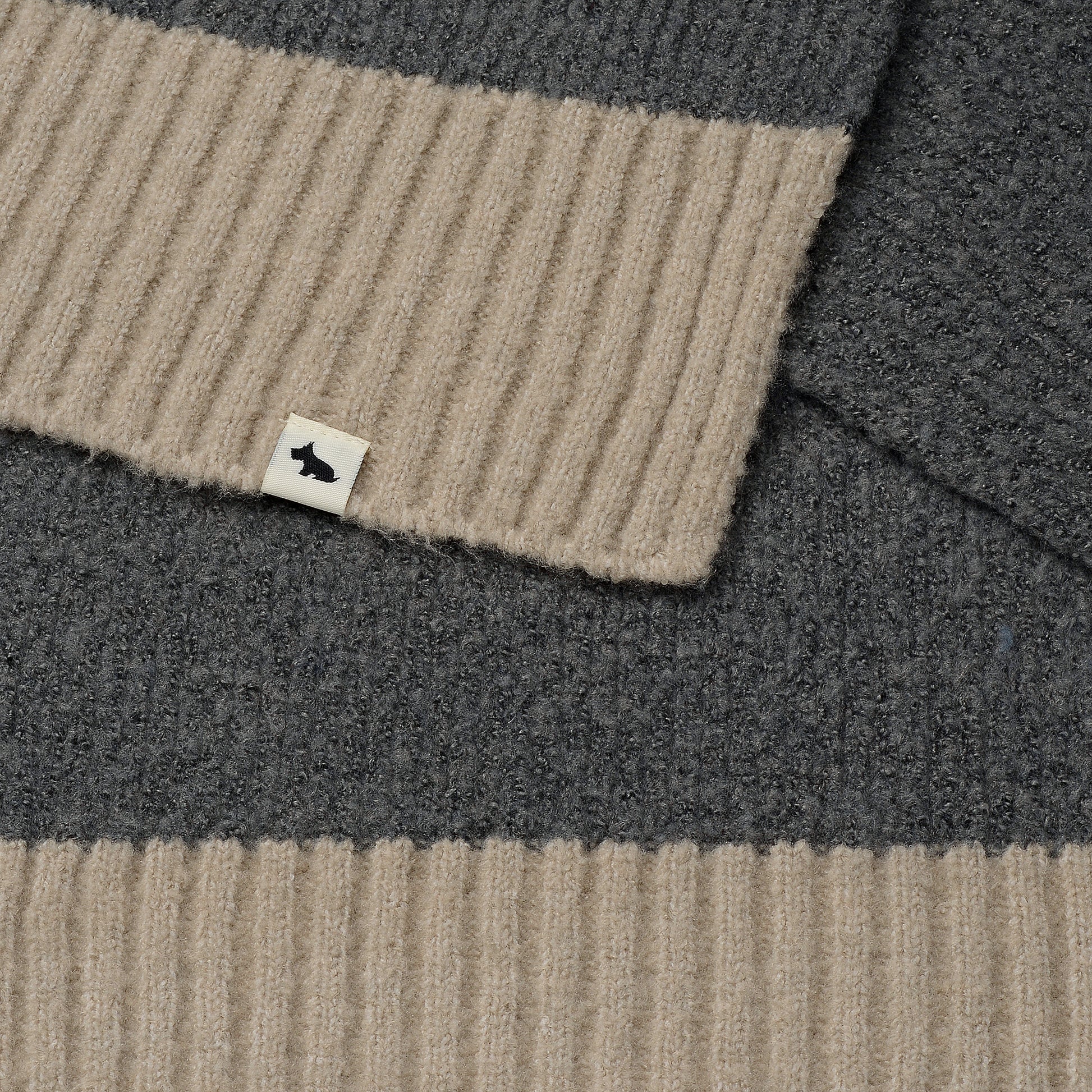 Knitters Lane Fabric Knitted Scarf in Dark Grey - 112504