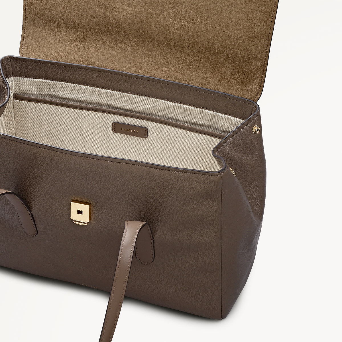 Knightsbridge Court Leather Large Flapover Shoulder Bag in Coffee - 112604