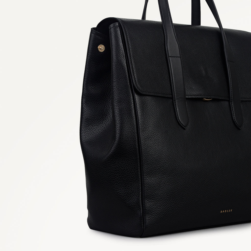 Knightsbridge Court Leather Medium Flapover Backpack in Black - 112605