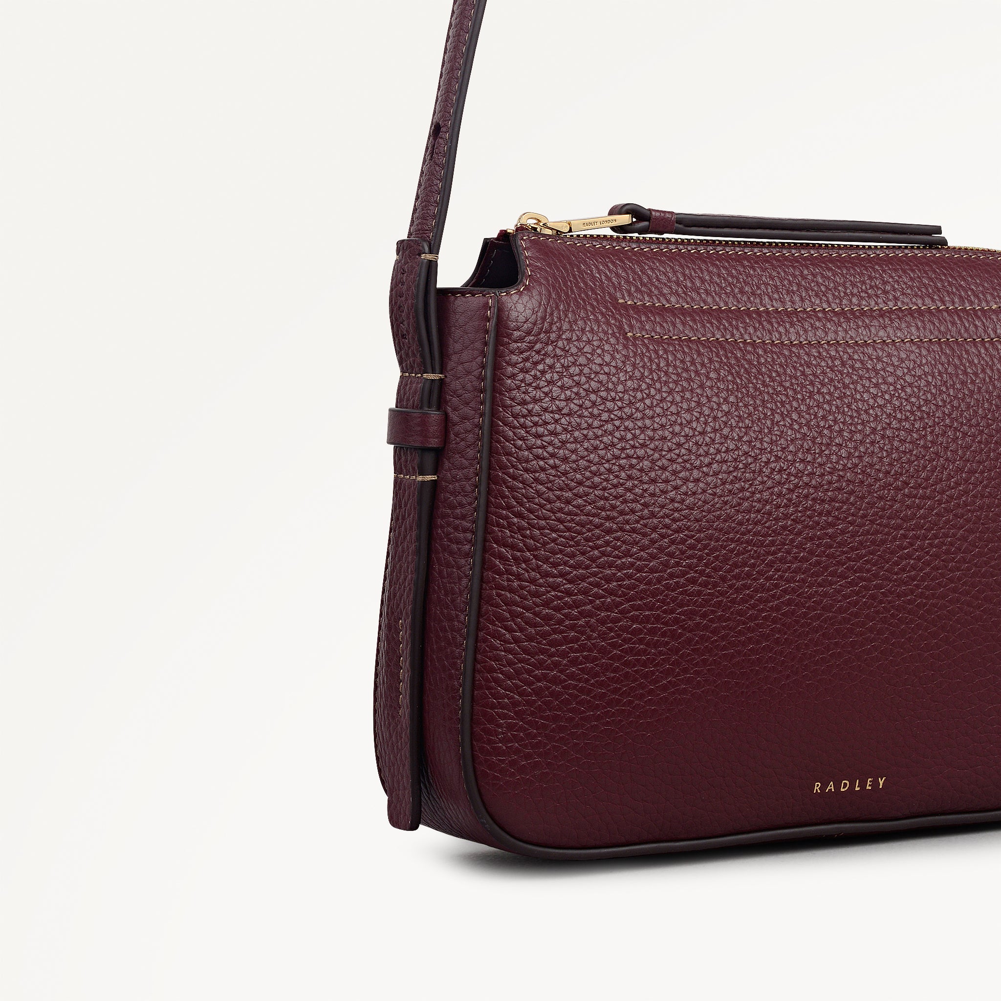 トップス cherryboy407 Oak Street Medium Ziptop Cross Body Dark Cherry - 113030
