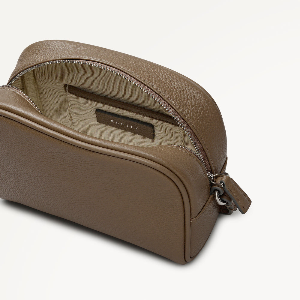 The Daily Small Zip Around Cross Body Coffee - 113048