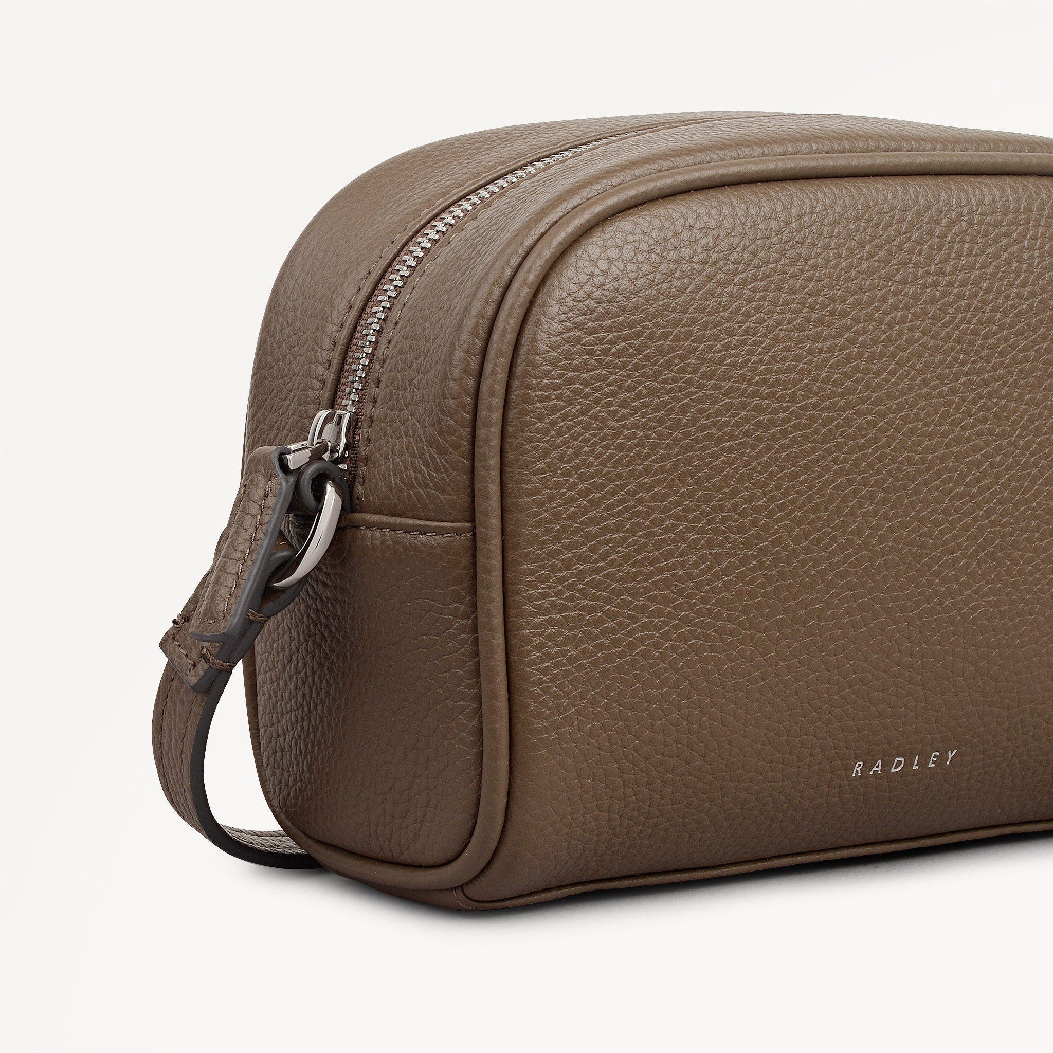 The Daily Small Zip Around Cross Body Coffee - 113048