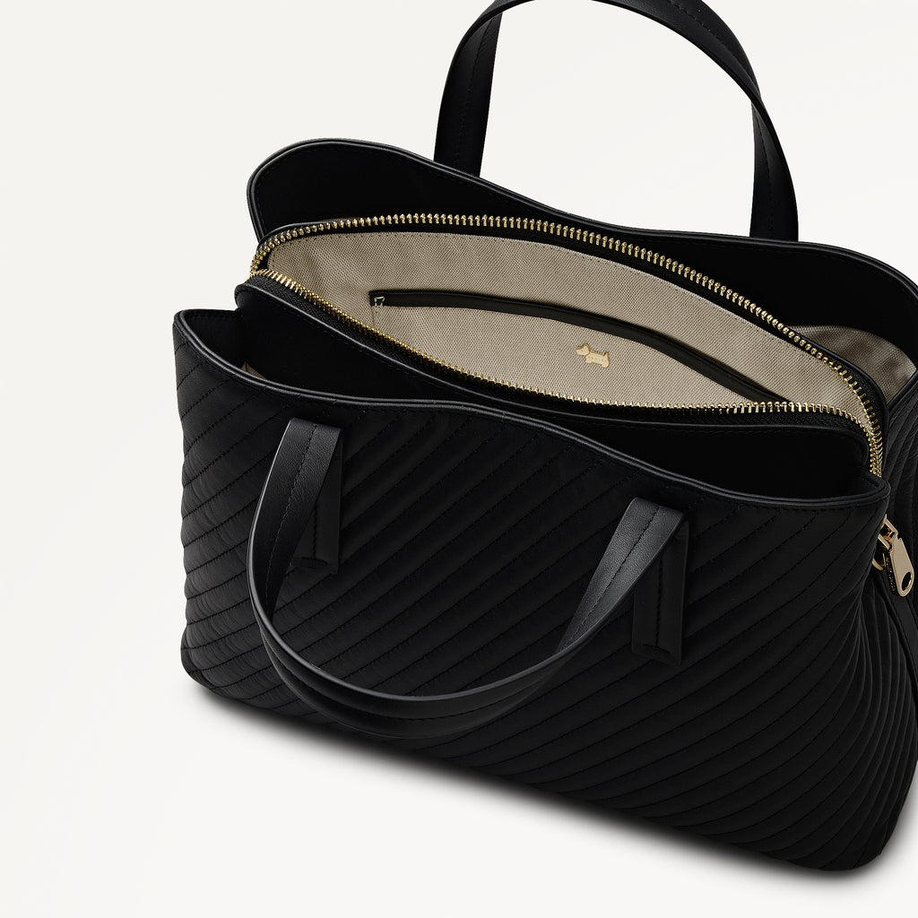 Dukes Place - Diagonal Quilt Medium Ziptop Satchel Black - 113063