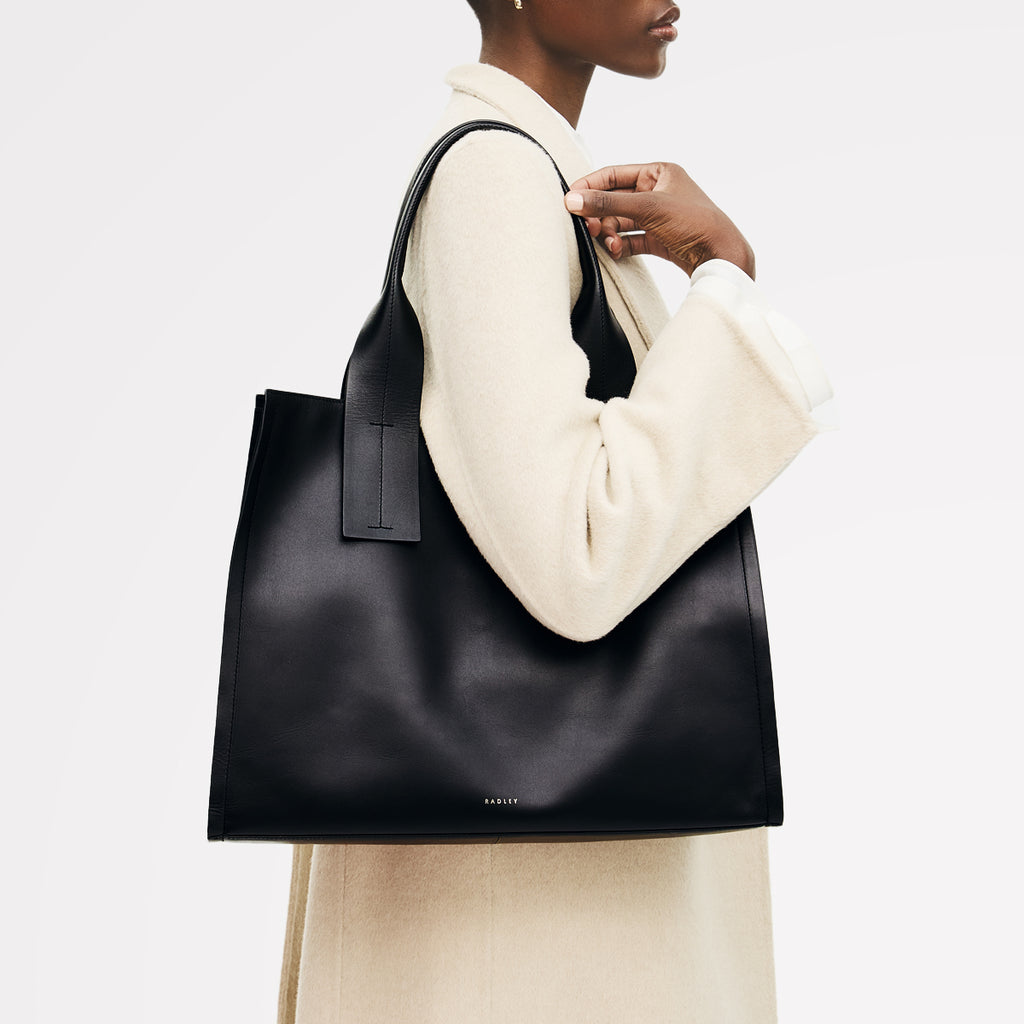 The Strand Large Open Top Shoulder Black - 113076