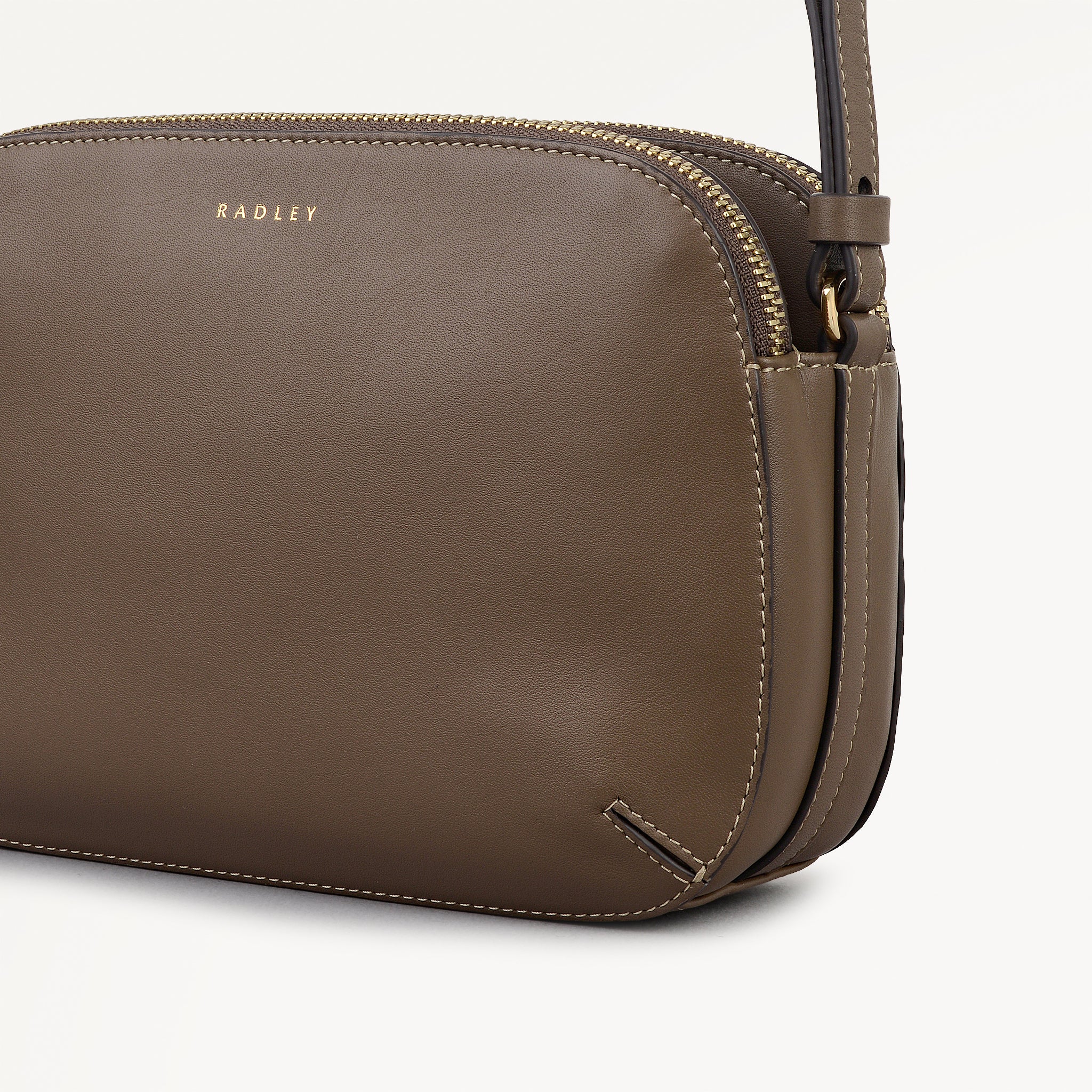 Coffee Medium Ziptop Cross Body Bag | Dukes Place SS26 | Radley London