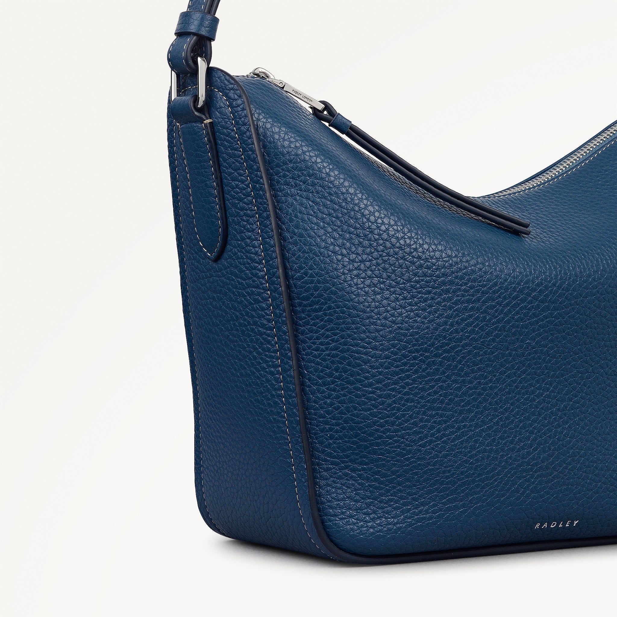 Oak Street Medium Ziptop Cross Body Utility - 113112