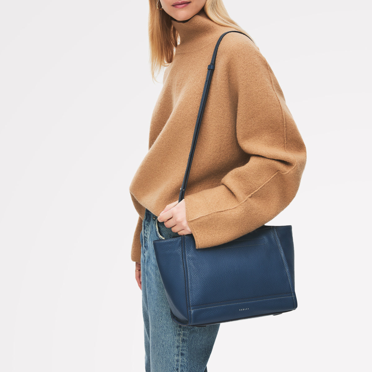 Oak Street Medium Ziptop Grab Utility - 113113