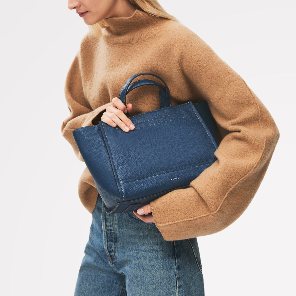 Oak Street Medium Ziptop Grab Utility - 113113