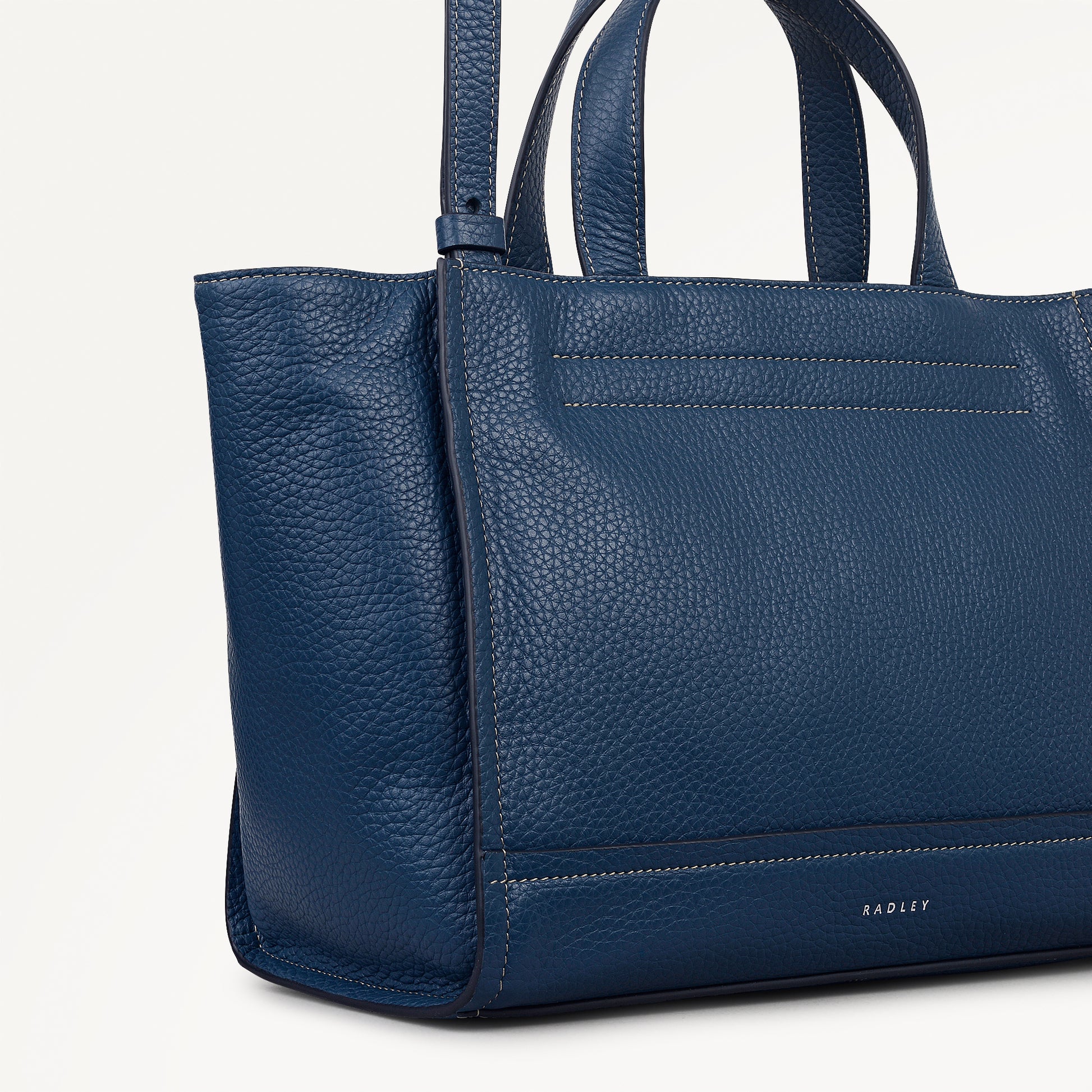 Oak Street Medium Ziptop Grab Utility - 113113