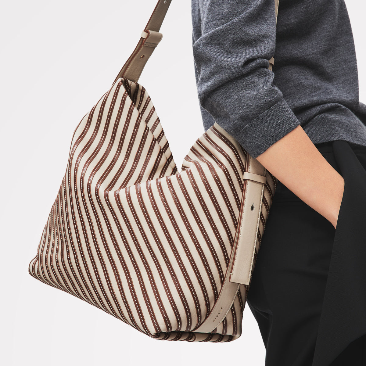 The Luxborough Medium Open Top Shoulder Salt - 113122