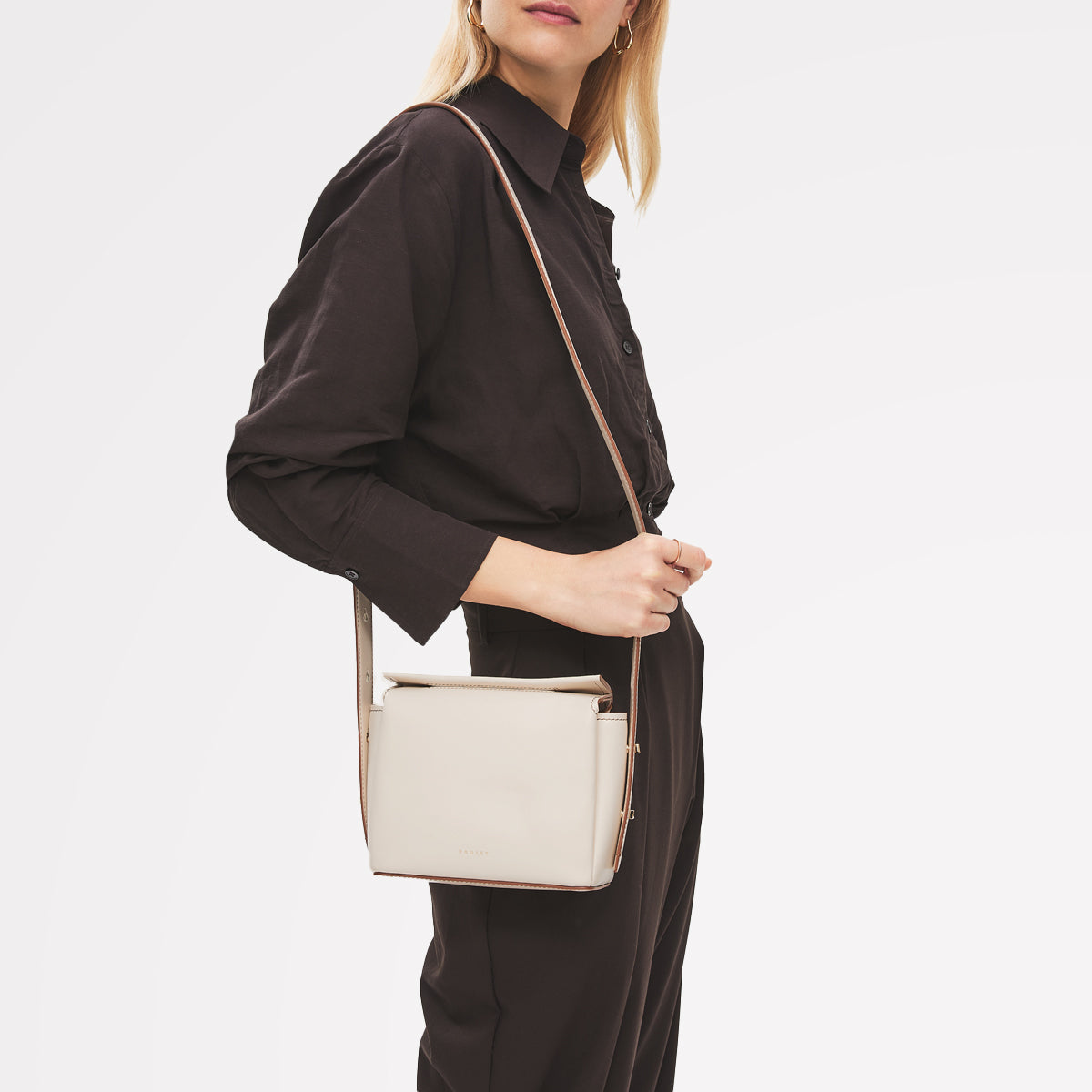 biscuit　レディース　GB XS The Selina Small Flapover Cross Body Salt - 113126