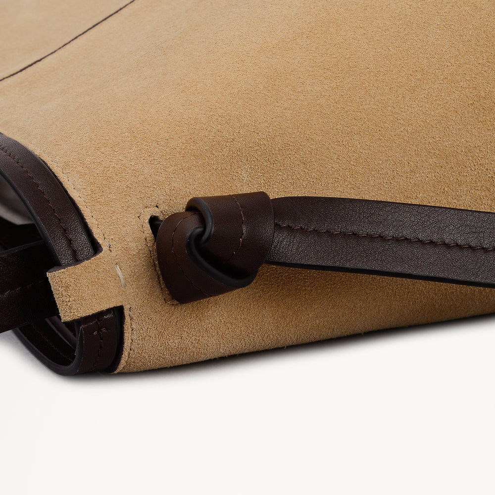 The Connaught Medium Ziptop Shoulder Sahara - 113128