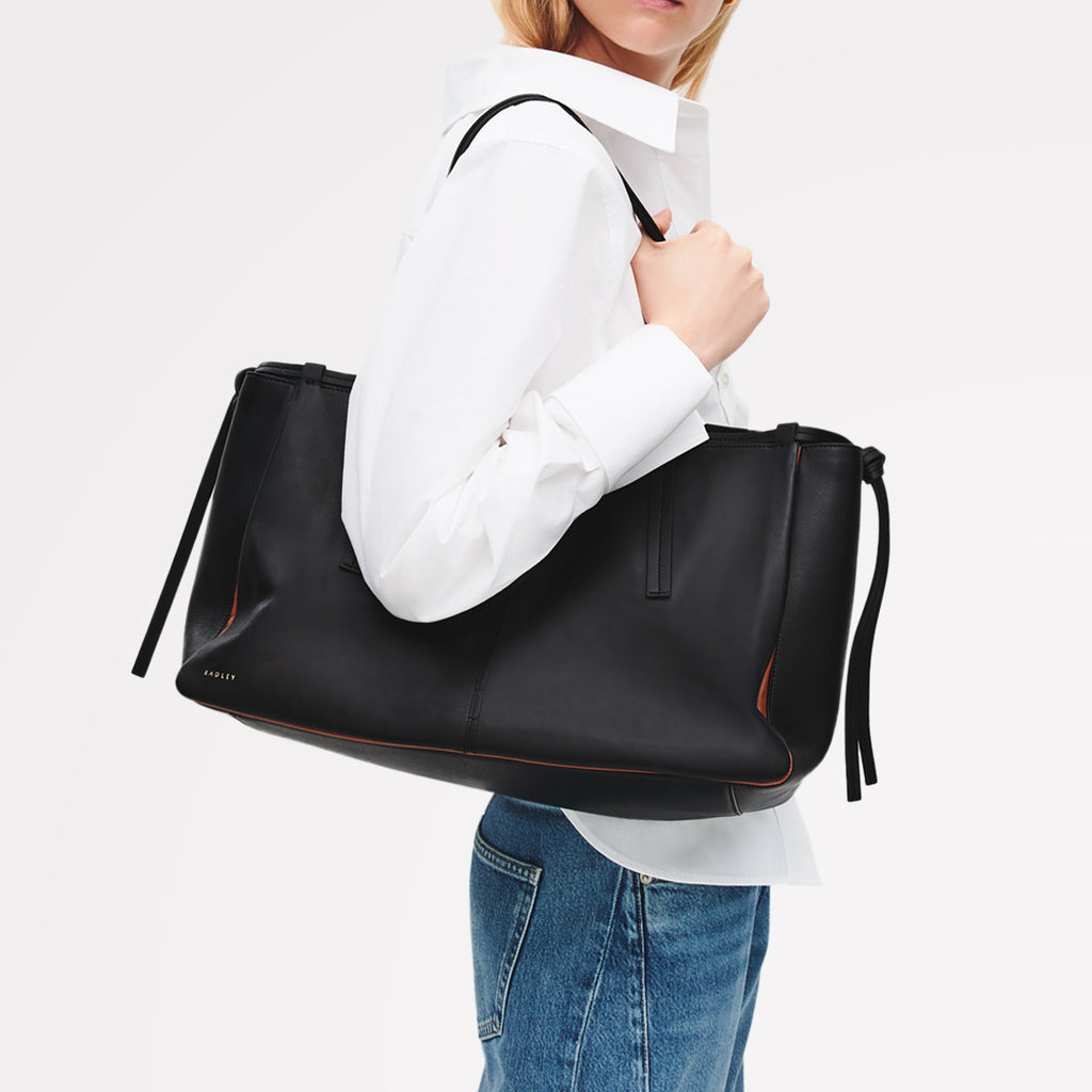 The Connaught Large Open Top Shoulder Black - 113129