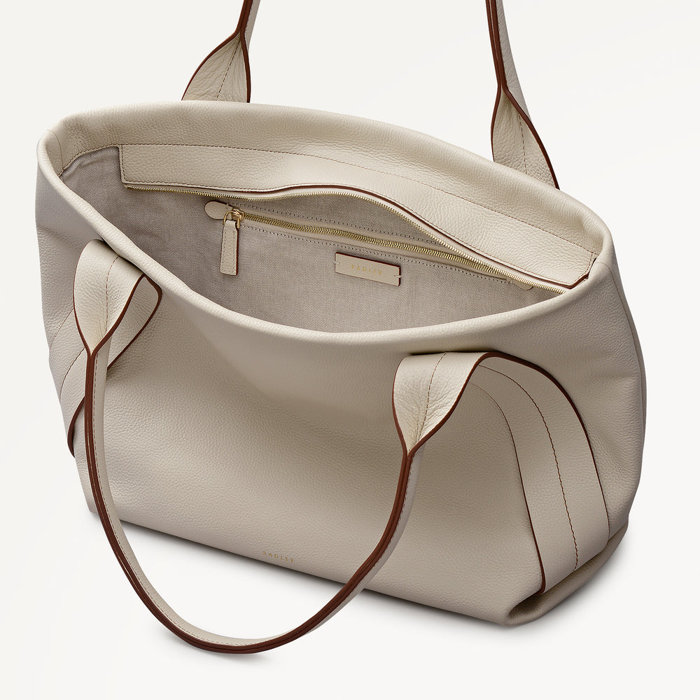 The Evie Medium Ziptop Shoulder Salt - 113131