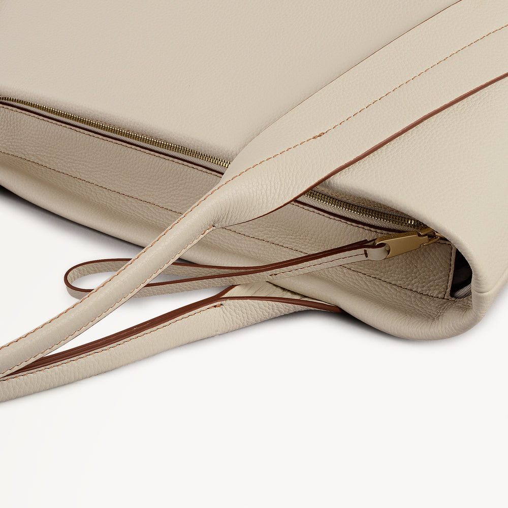 The Evie Medium Ziptop Shoulder Salt - 113131