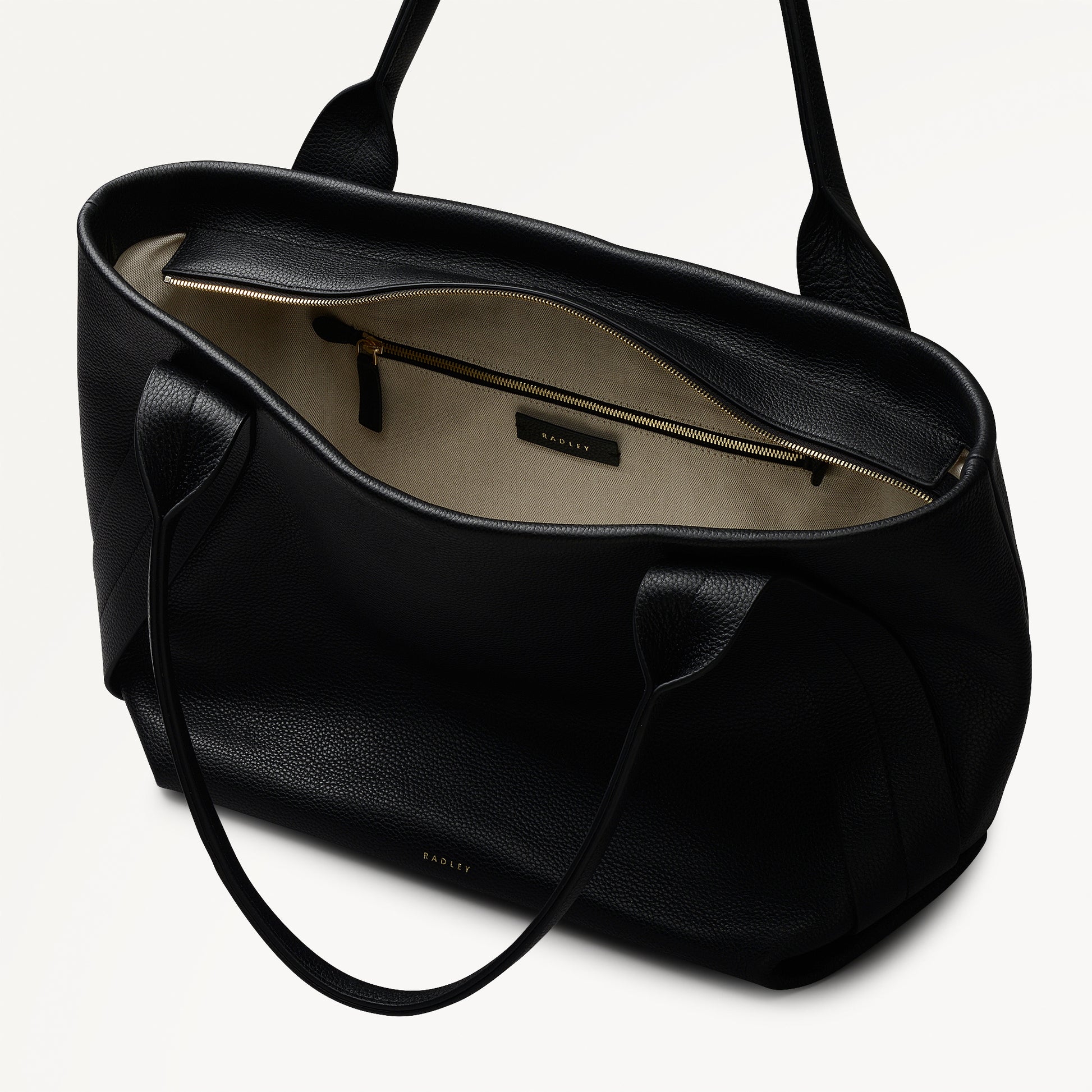 The Evie Medium Ziptop Shoulder Black - 113132