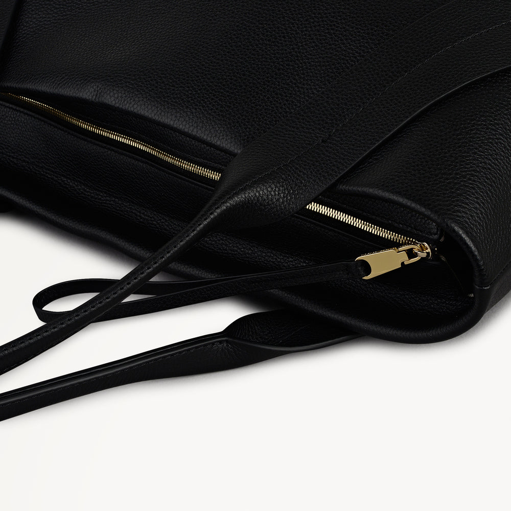 The Evie Medium Ziptop Shoulder Black - 113132