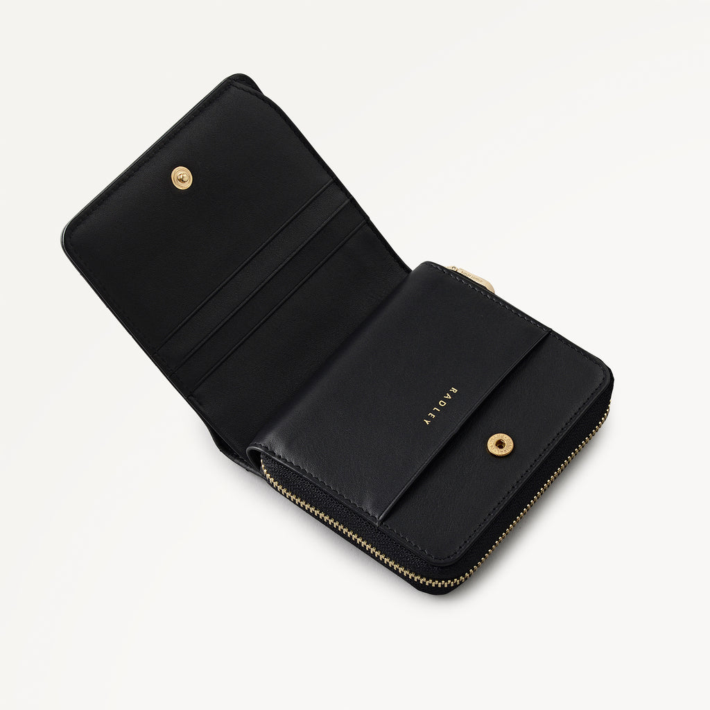 Dukes Place Quilted Medium Zip Around Wallet in Black- 113166