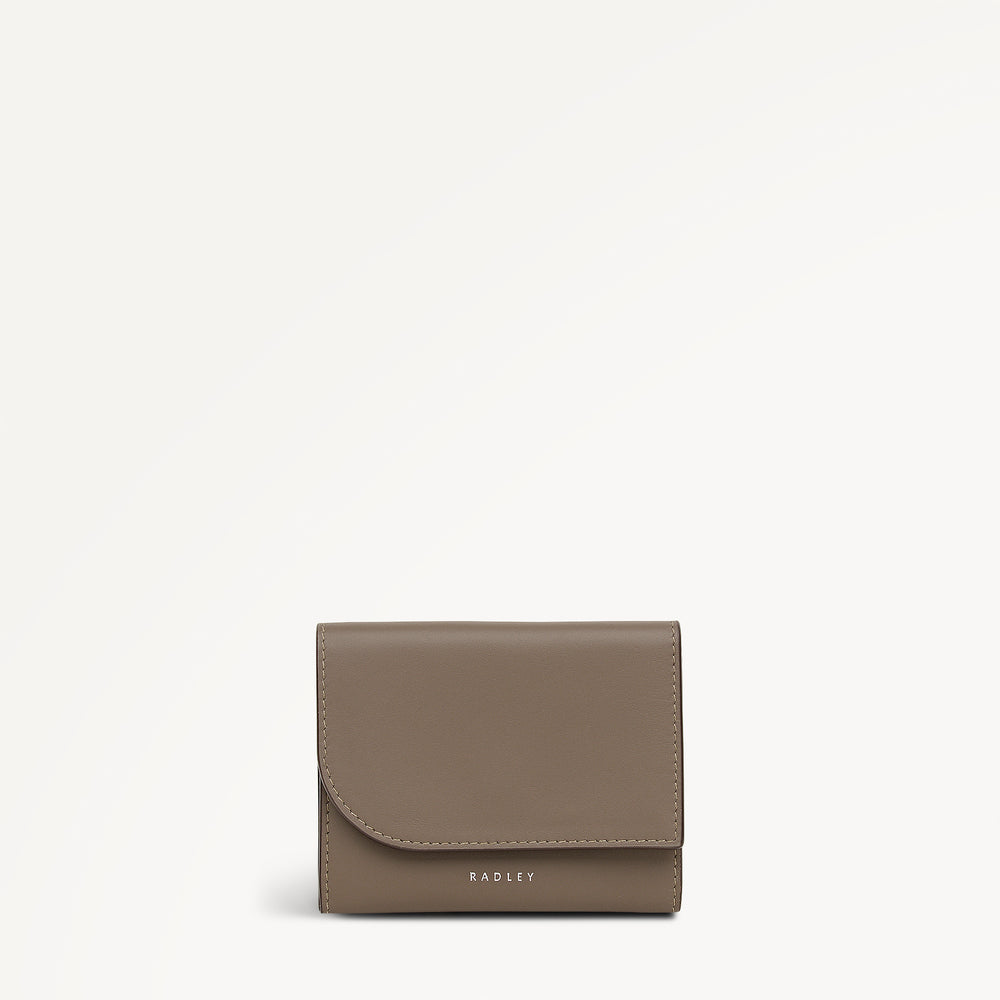 Pockets Small Trifold Purse Coffee - 113181