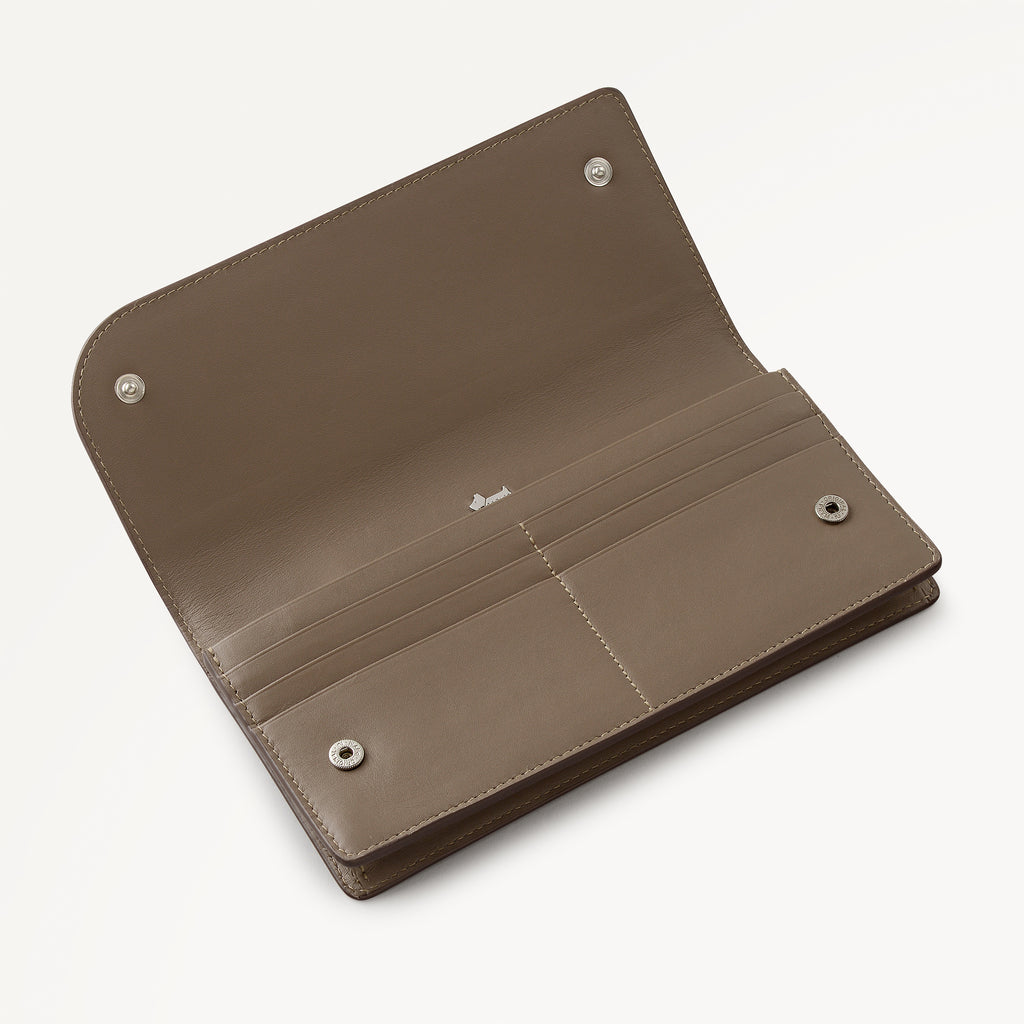 Pockets Large Zip Around Wallet Coffee - 113183