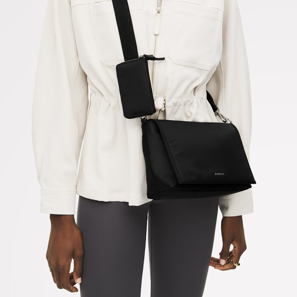 Halley Row Medium Flapover Cross Body Black - 113236