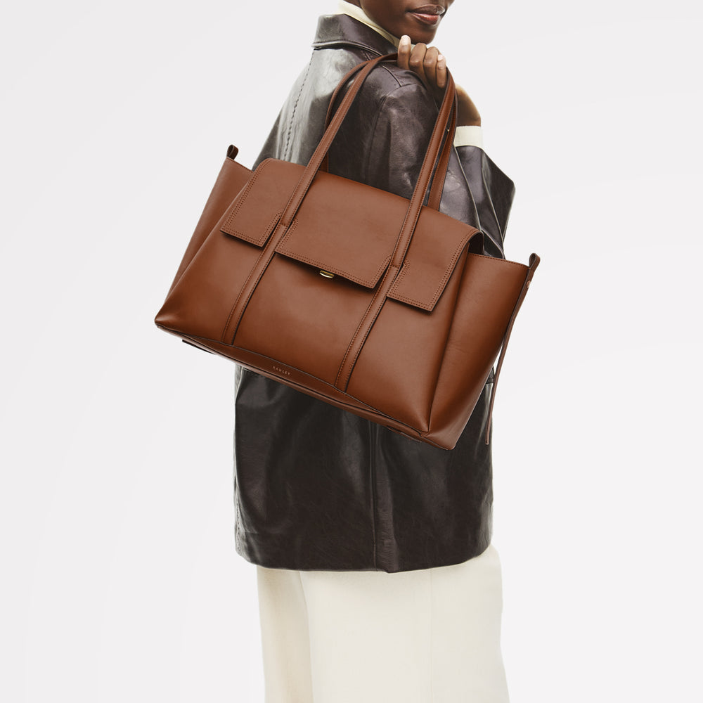 The Chancery Large Flapover Shoulder Cognac - 113238