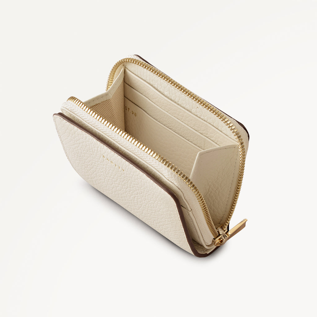 Dukes Place Leather Medium Zip Around wallet in Chalk  - 113375