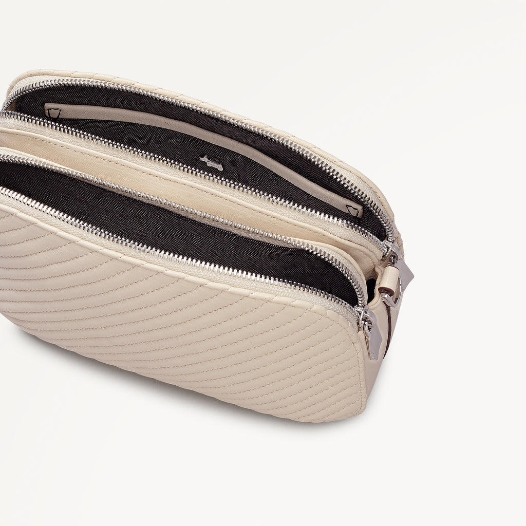DUKES PLACE - QUILT MEDIUM ZIPTOP CROSS BODY SALT