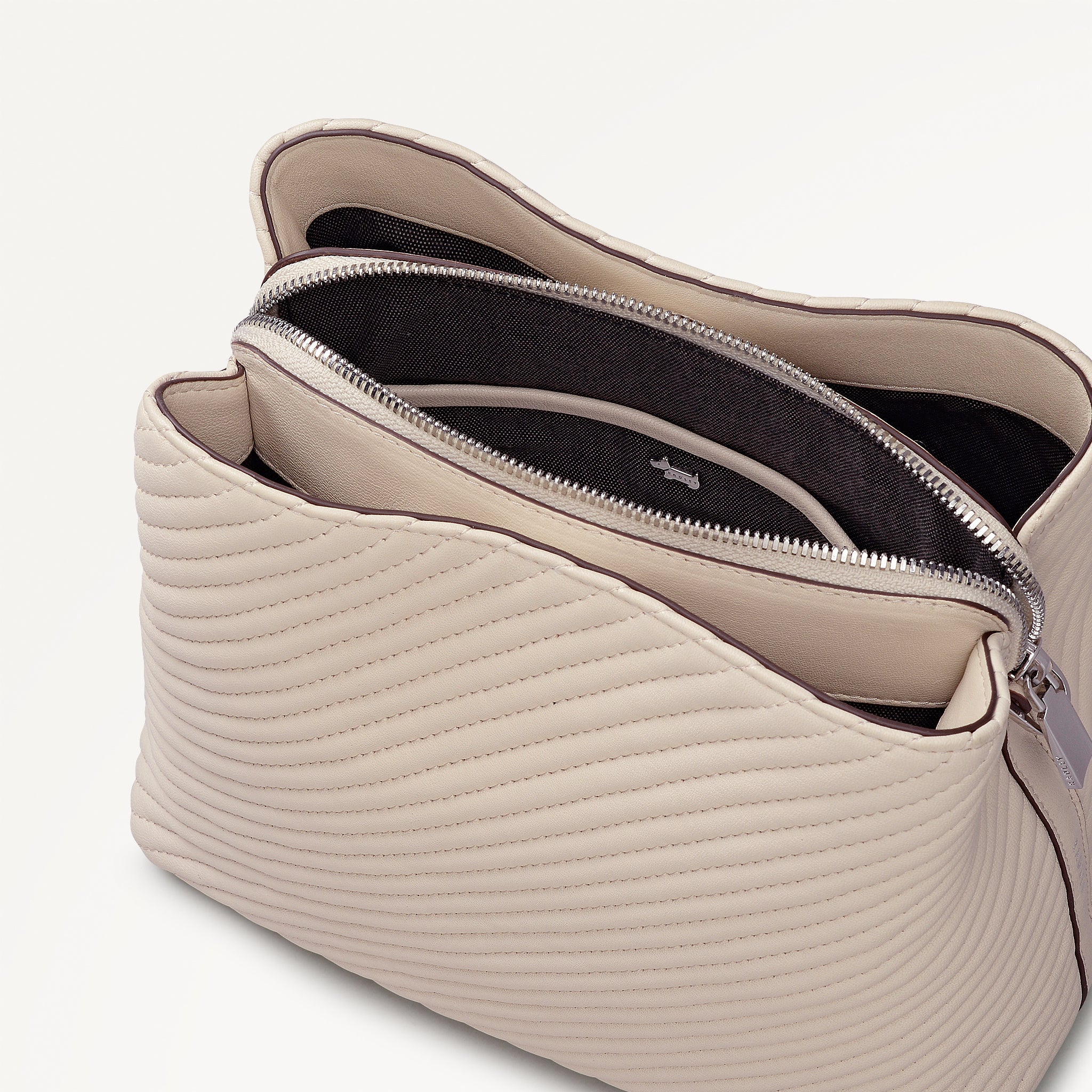 DUKES PLACE - QUILT MEDIUM COMPARTMENT CROSS BODY SALT