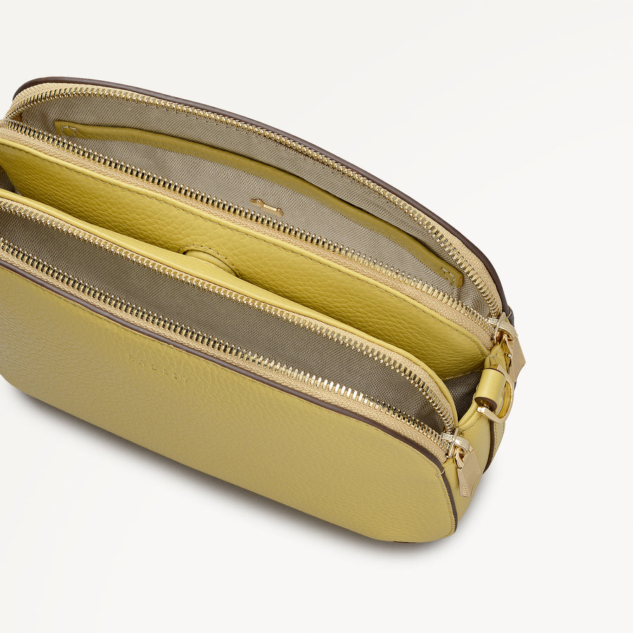 Dukes Place Medium Ziptop Cross Body Honeycomb - 113446