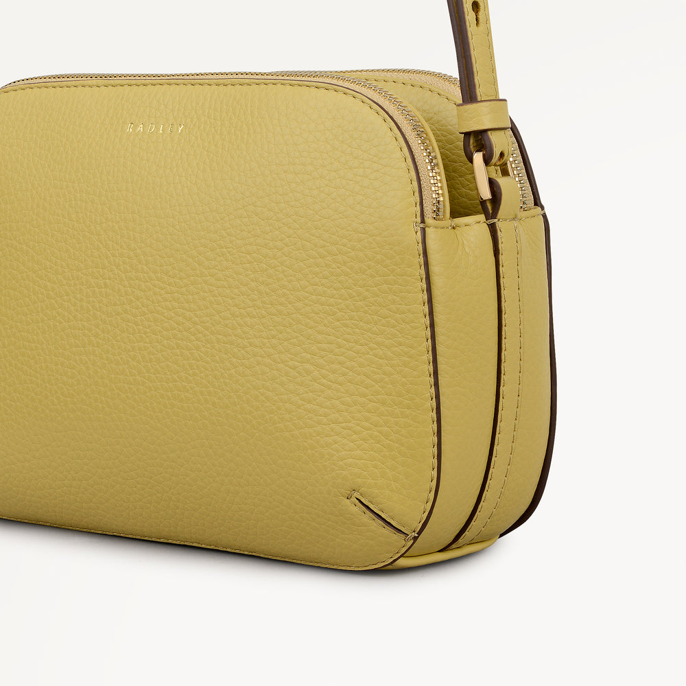 Dukes Place Medium Ziptop Cross Body Honeycomb - 113446