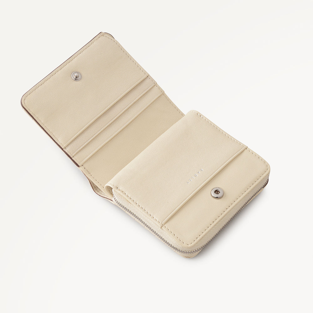 Dukes Place - Quilt Medium Zip Around Purse Salt - 113522