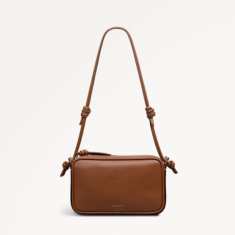 The Camden Small Ziptop Shoulder Cognac - 113560