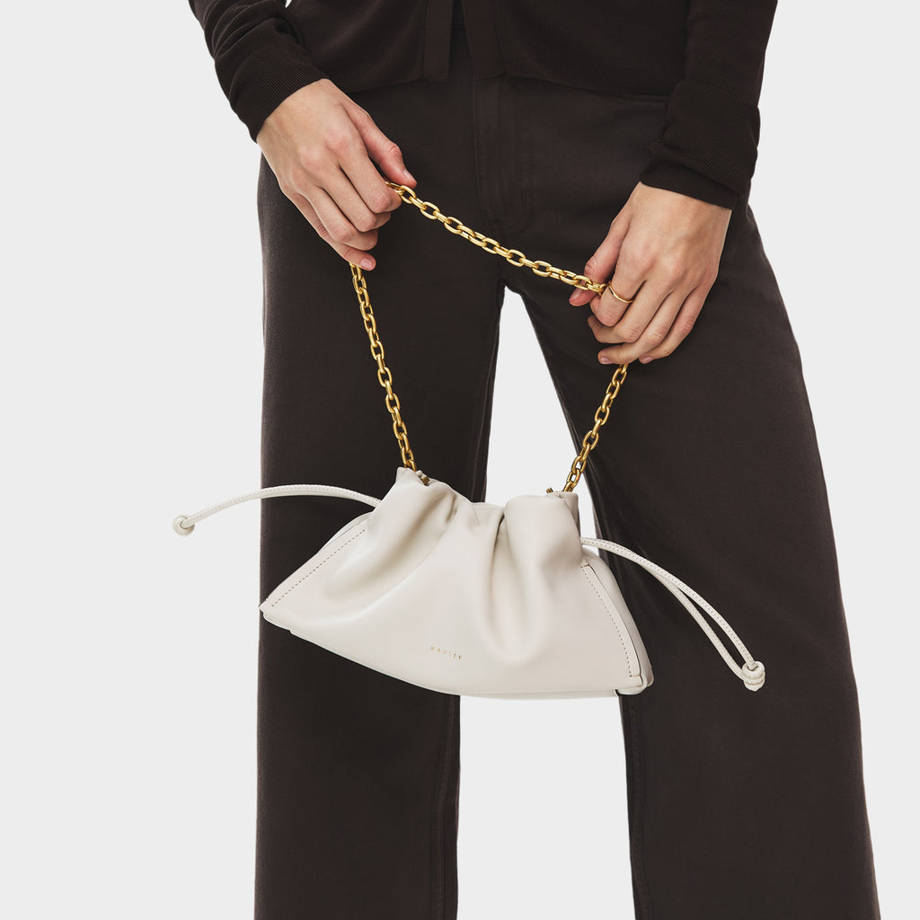 The Roxburgh Medium Chain Clutch Salt - 113561