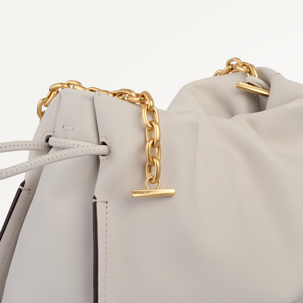 The Roxburgh Medium Chain Clutch Salt - 113561