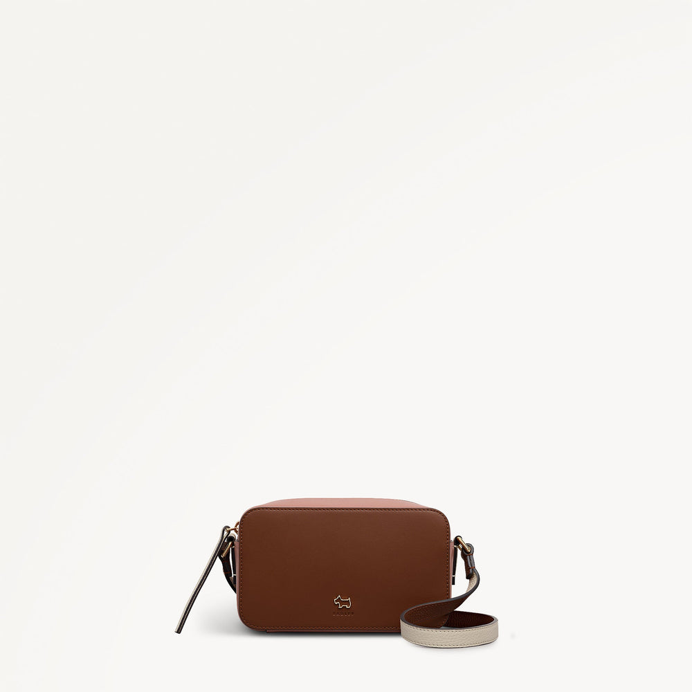 Beech Row - Colourblock Mini Zip Around Cross Body Cognac - 113644