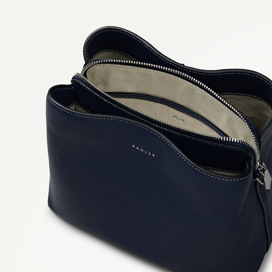 Dukes Place Medium Compartment Cross Body Naval - 113810