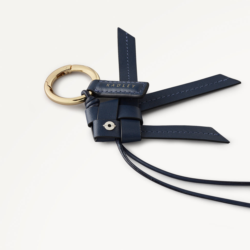 Finn Bag Charm Naval - 113925